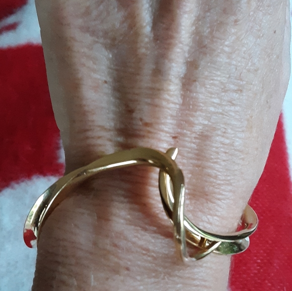 Gold Bracelet - Picture 2 of 4